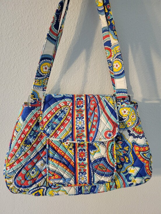Vera Bradley Handbags - Neve Ben Used New No Tag Vera Bradley Handbag.100% Cotton Fabric
